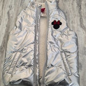 Disney Metallic silver puffer vest

Size 3T